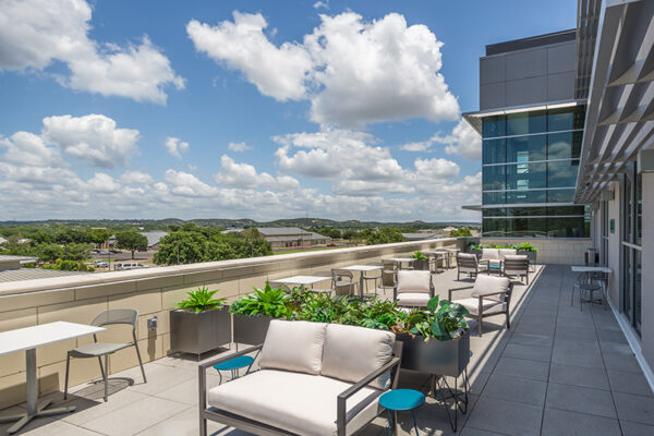 peterson-health-surgery-center-rooftop-terrace